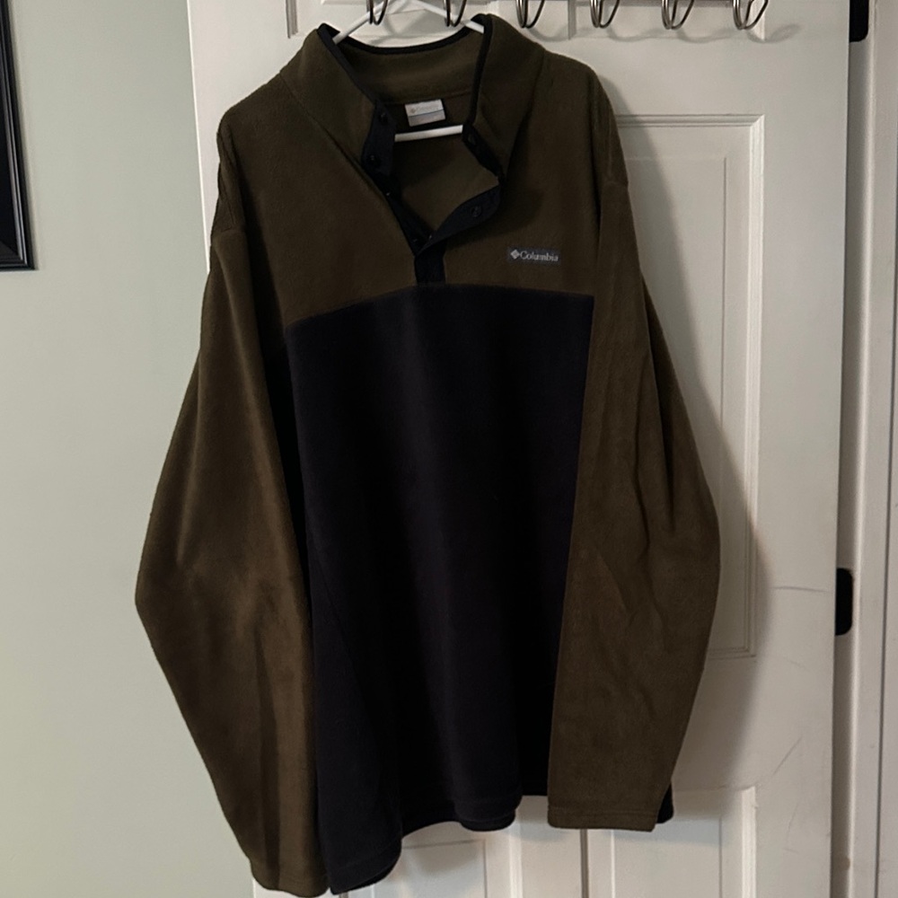 Columbia Olive and Black Fleece Pullover